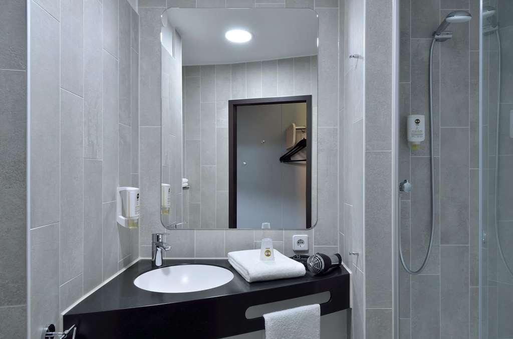 B&B Hotel Koeln-West الغرفة الصورة