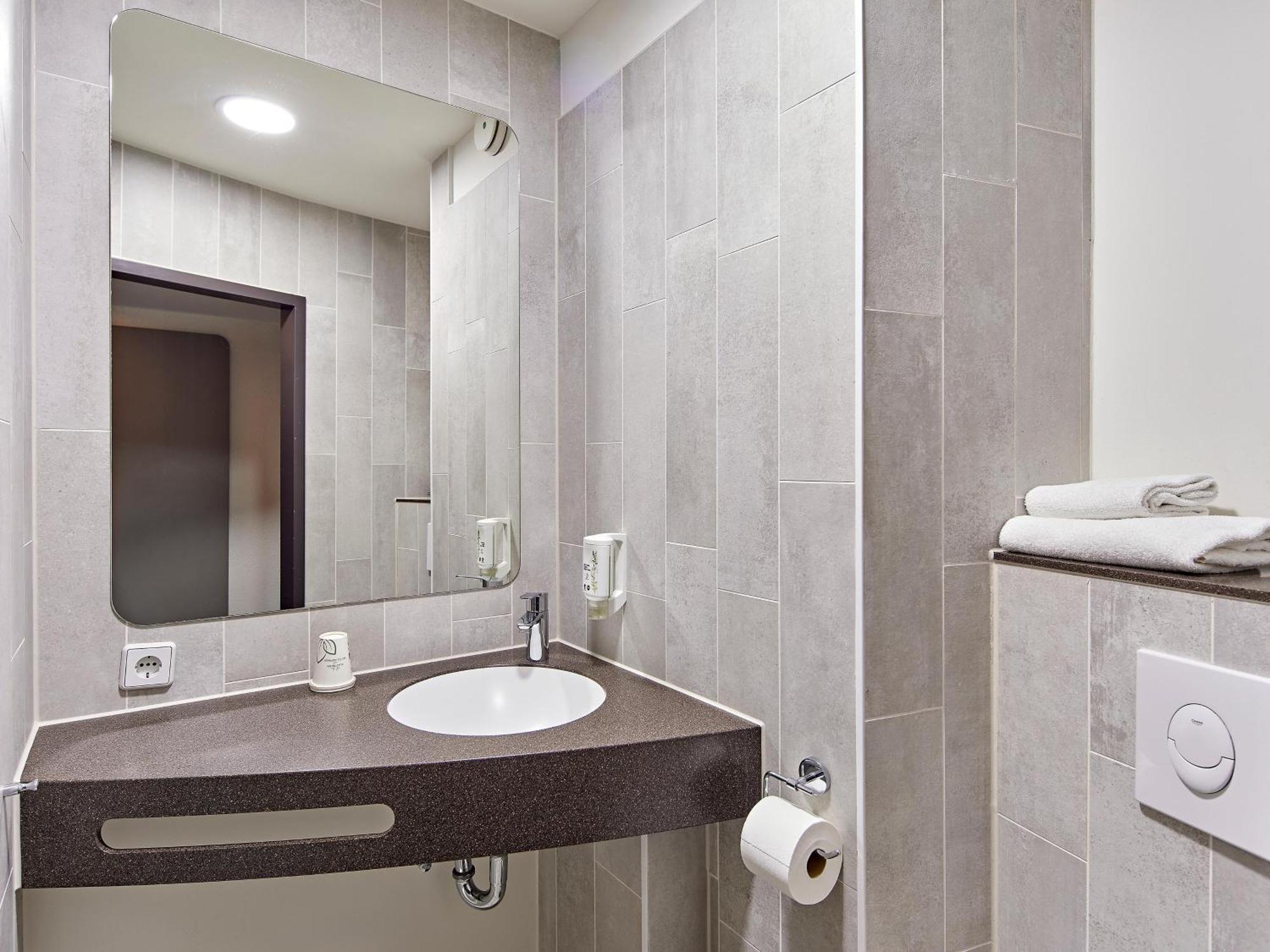 B&B Hotel Koeln-West المظهر الخارجي الصورة